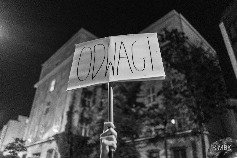 Kilkanaście organizacji opozycyjnych organizuje we wtorek manifestację przed Senatem. To sprzeciw wobec upartyjnienia sądów przez PiS.