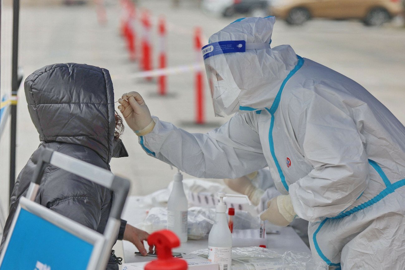 Z najnowszych badań wynika, że zakażenie Omikronem może być korzystne dla zyskania odporności na inne warianty koronawirusa.