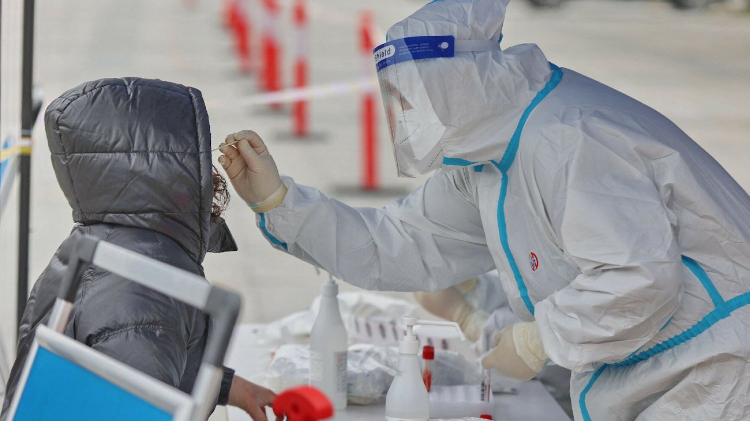 Z najnowszych badań wynika, że zakażenie Omikronem może być korzystne dla zyskania odporności na inne warianty koronawirusa.