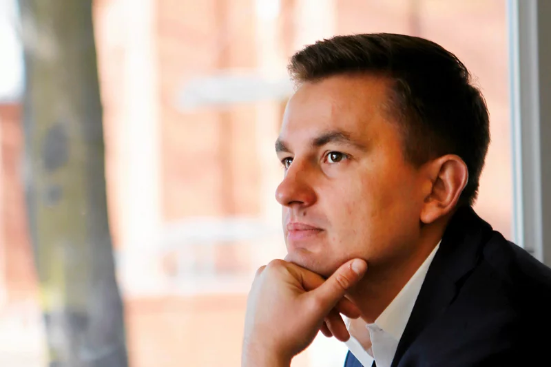 Poseł Arkadiusz Myrcha jest zaskoczony postawą Ryszarda Petru, który zgodził się na pertraktacje z Jarosławem Kaczyńskim.