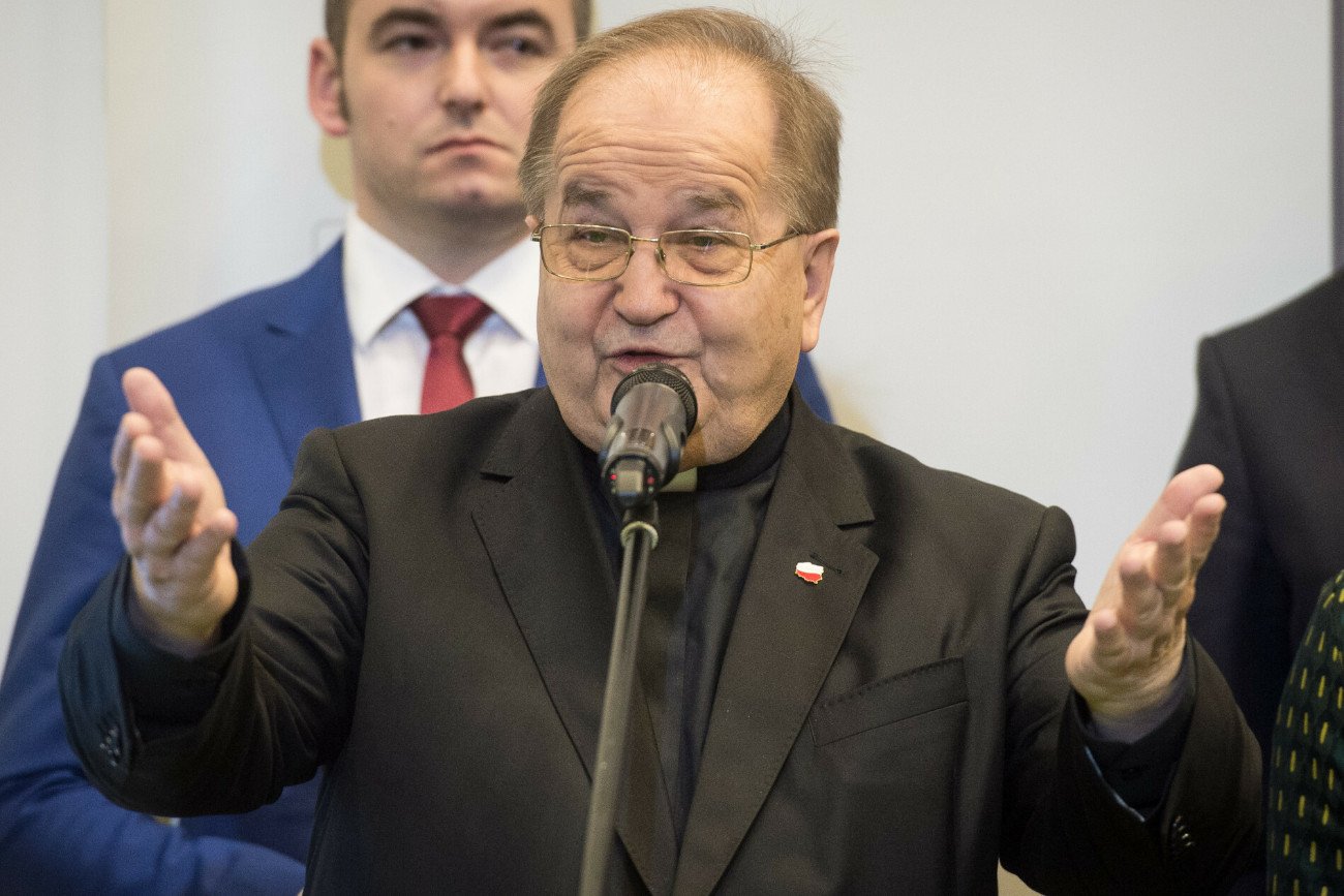 Tadeuszowi Rydzykowi marzą się baseny i hotel przy kościele