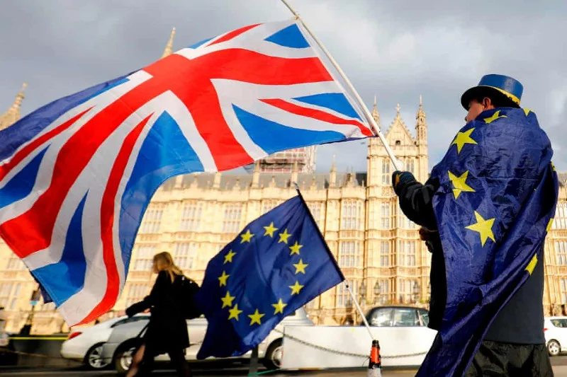 Wszyscy obcokrajowy będą musieli się z§rejestrować, jeśli będą chcieli w Wielkiej Brytanii przebywać legalnie po brexicie.