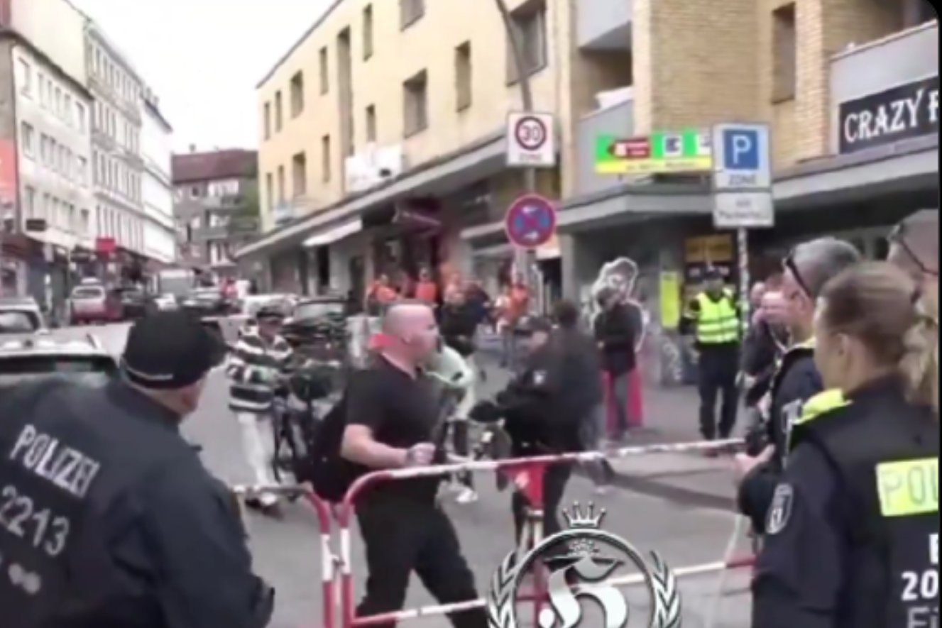 Incydent przed meczem Polska-Holandia. Chuligan zaatakował policję.