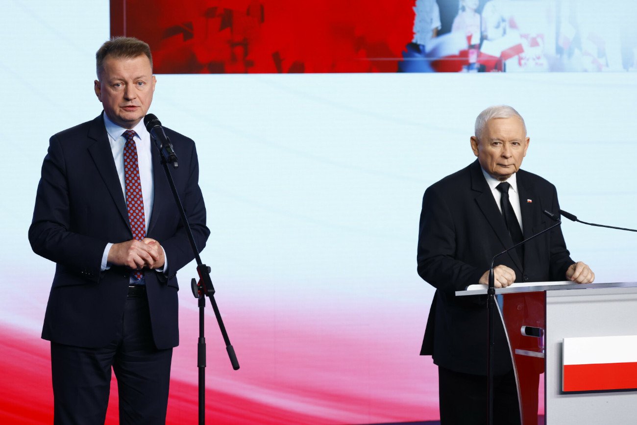 Błaszczak nagle przerwał wypowiedź Kaczyńskiego. "Atakują Donalda Trumpa" Mariusz Błaszczak i Jarosław Kaczyński