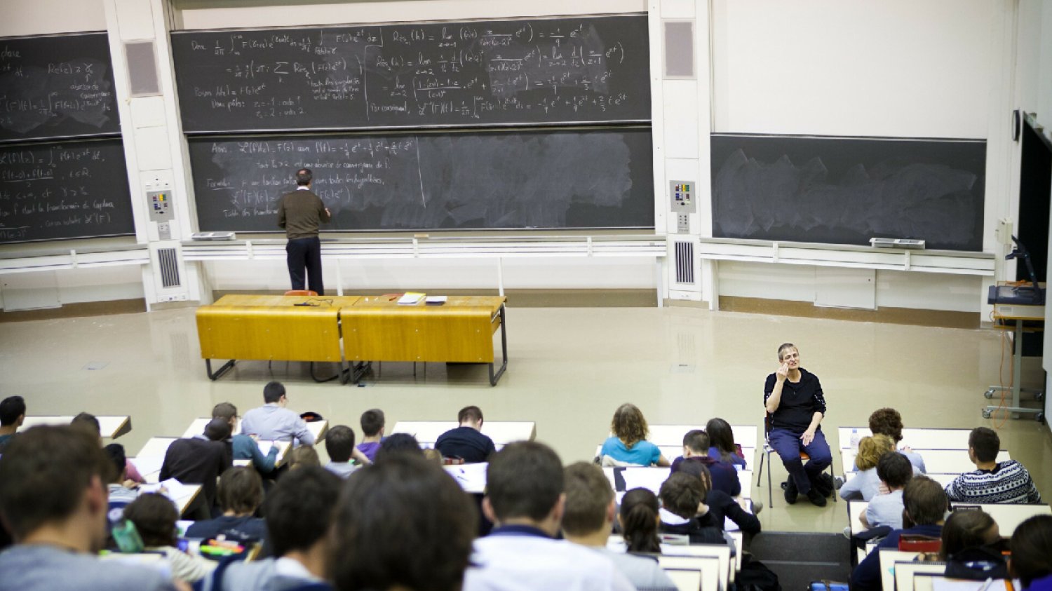 Studenci z pokolenia Z o wykładowcach: W końcu wybiegłem z sali i trzasnąłem drzwiami.
