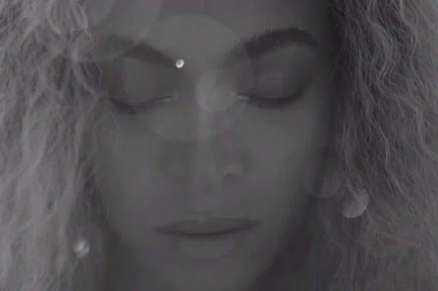 Beyonce zaskoczyła fanów nową płytą.