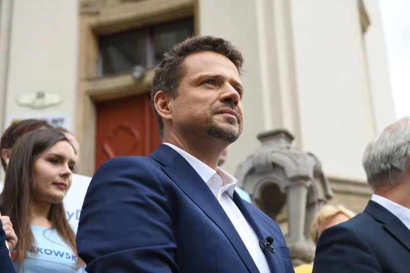 Wyborcy pozytywnie przyjęli pomysł Rafała Trzaskowskiego ws. Antoniego Macierewicza.