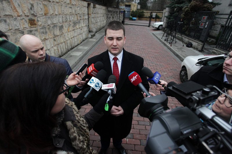 Były rzecznik MON Bartłomiej Misiewicz przez 7 lat nie skończył 3-letnich studiów – ustalił TVN24.