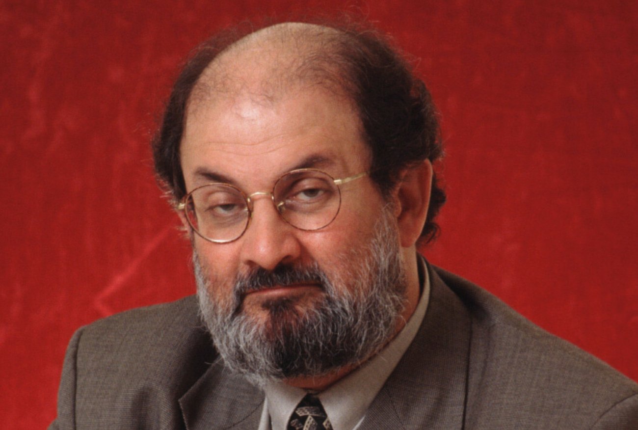 Salman Rushdie po raz pierwszy skomentował atak nożownika.