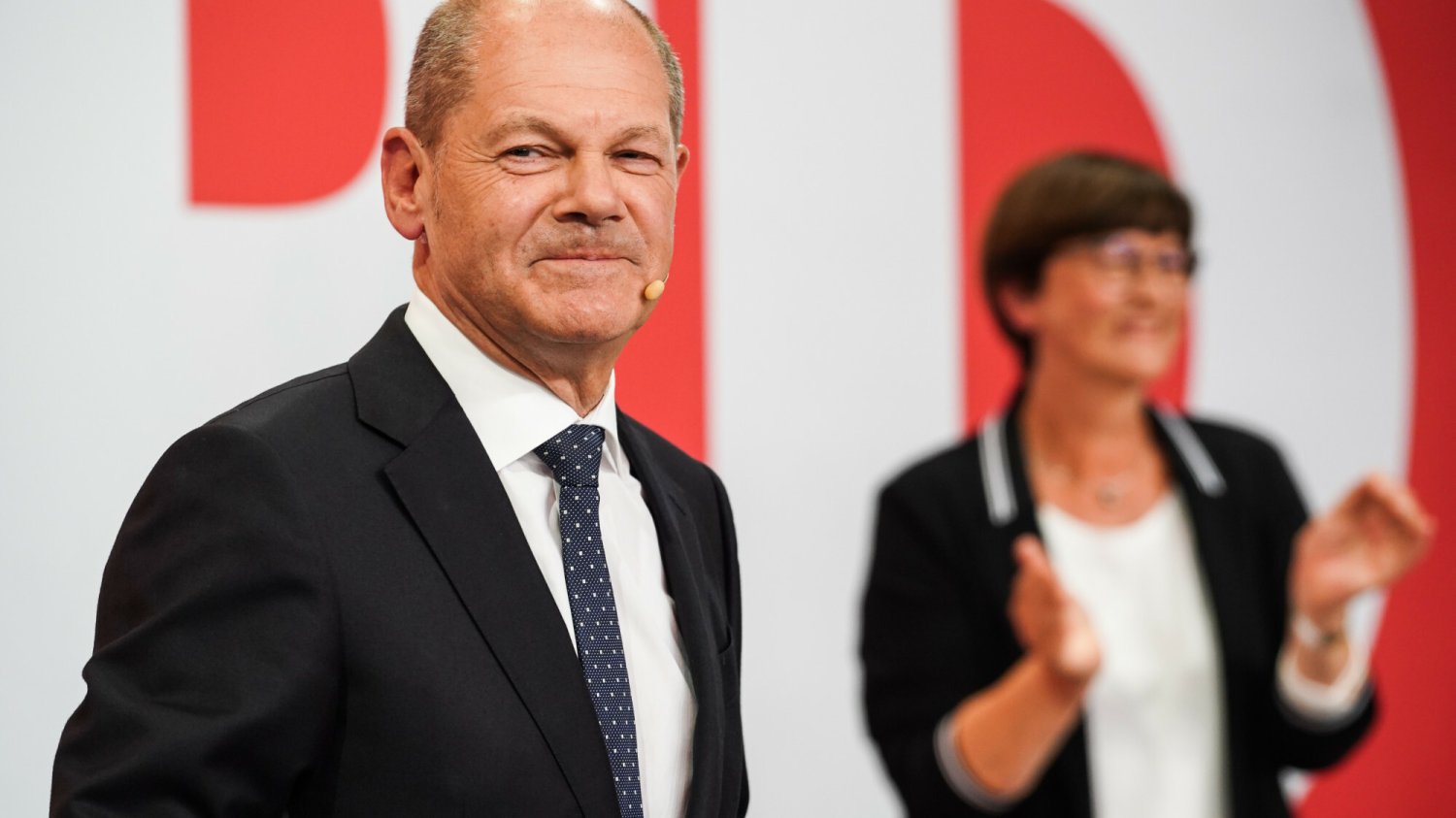 Kanclerz Niemiec i jego partia odbijają się w sondażach. Kanclerz Niemiec Olaf Scholz i współprzewodnicząca SPD Saskia Esken.