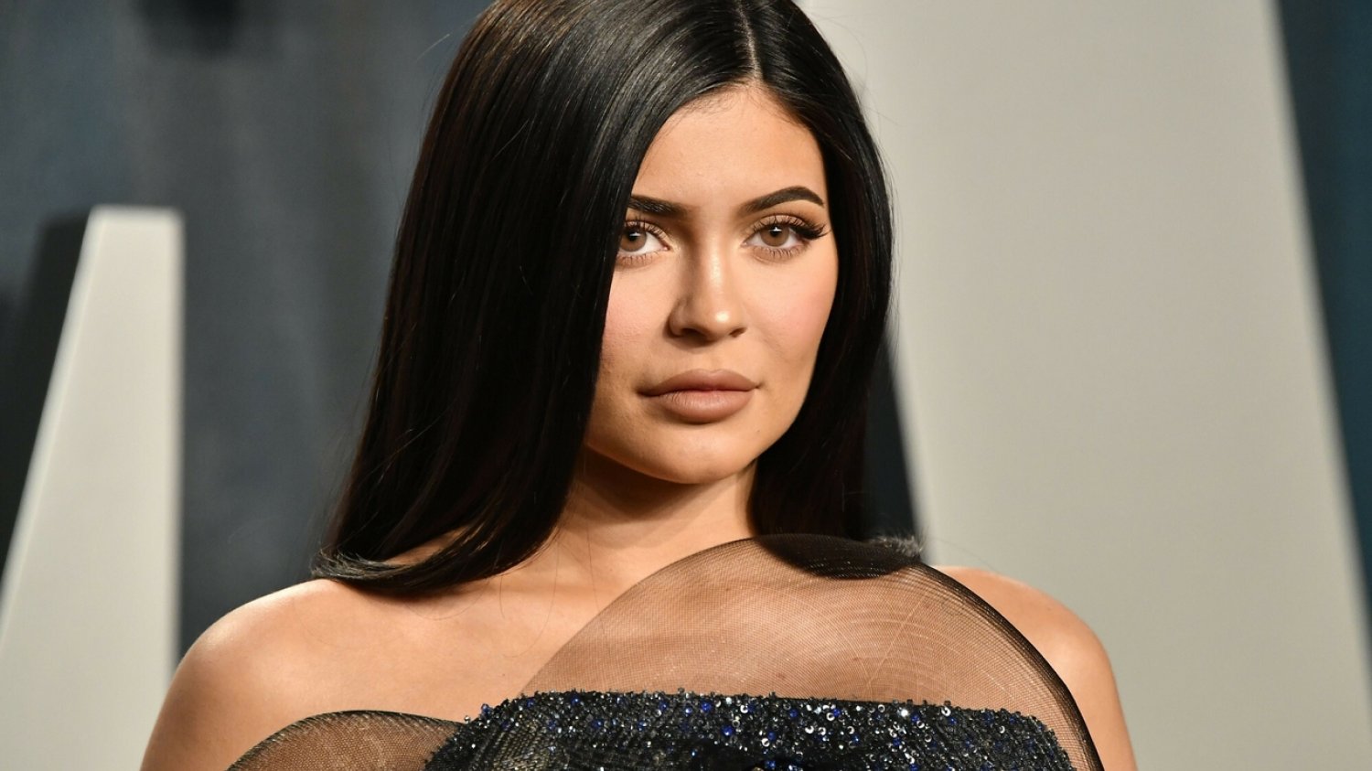 Kylie Jenner znalazła się w ogniu krytyki. Najpierw wsparła Ukraińców, a potem zareklamowała swoje błyszczyki.