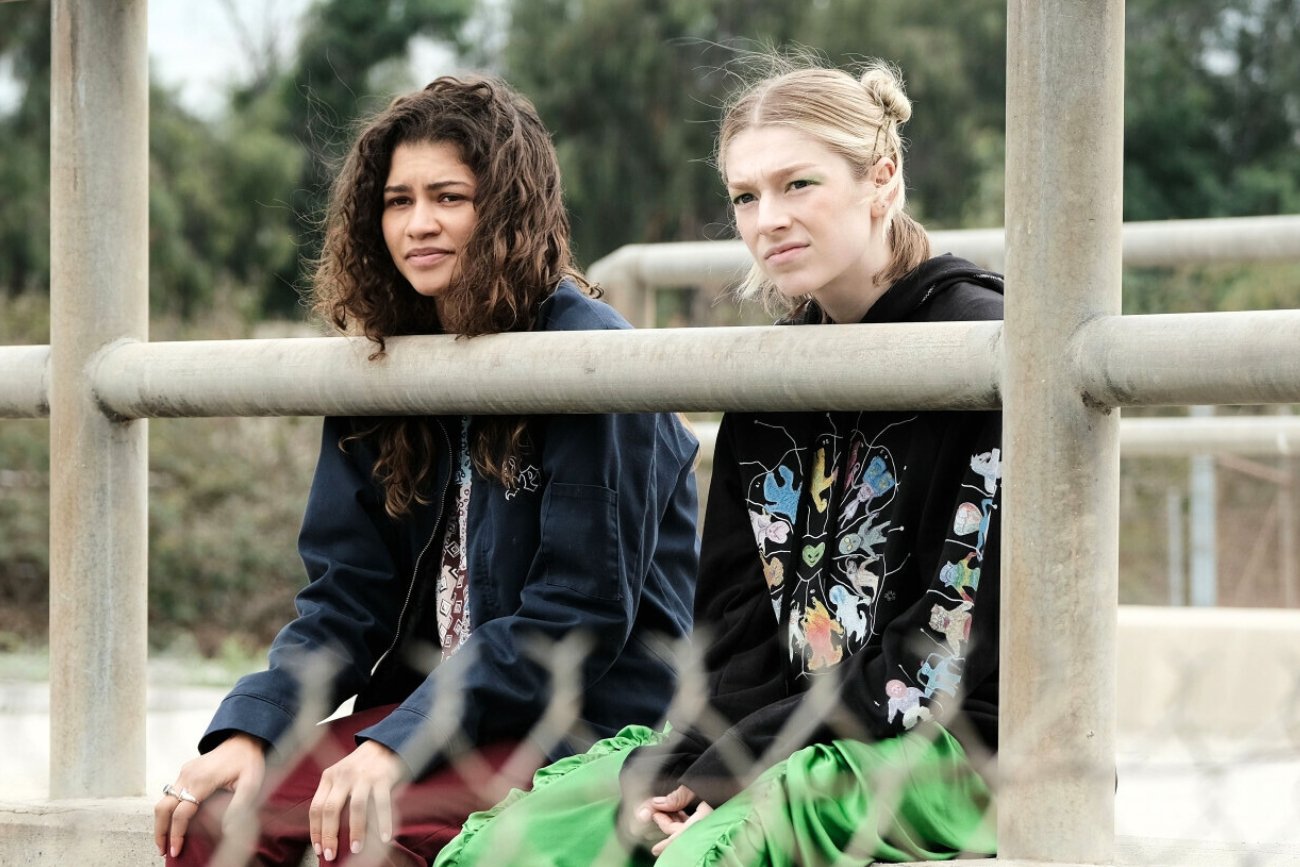 Sharon Stone w 3. sezonie serialu Euforia. Wielka gwiazda prowadzi rozmowy.