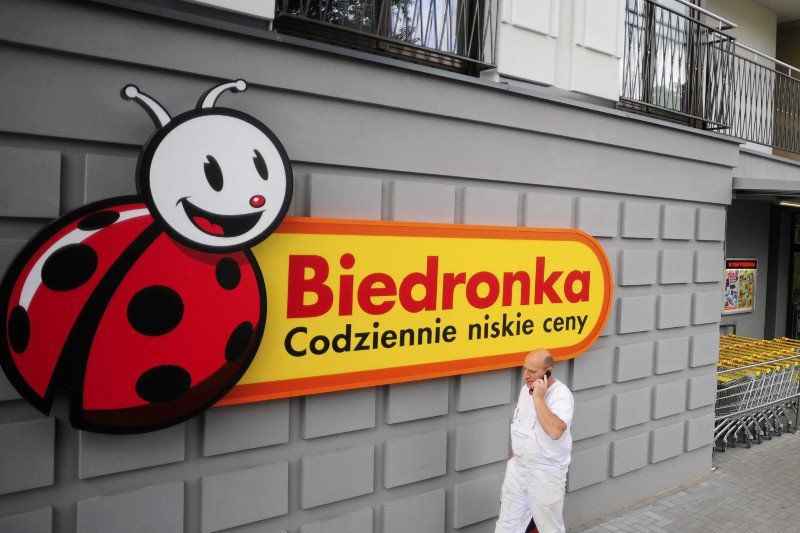 Biedronka oferuje teraz tanie laptopy.