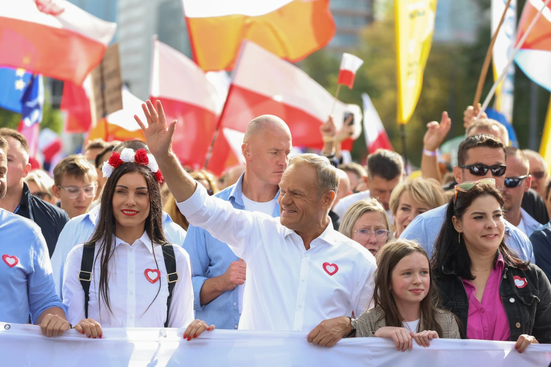 Marsze PiS i KO w Warszawie. Jest specjalne zarządzenia MSWiA