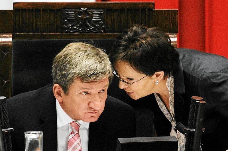 Członkowie Prezydium Sejmu będą musieli oddać pieniądze z premii, albo stracą stanowiska?