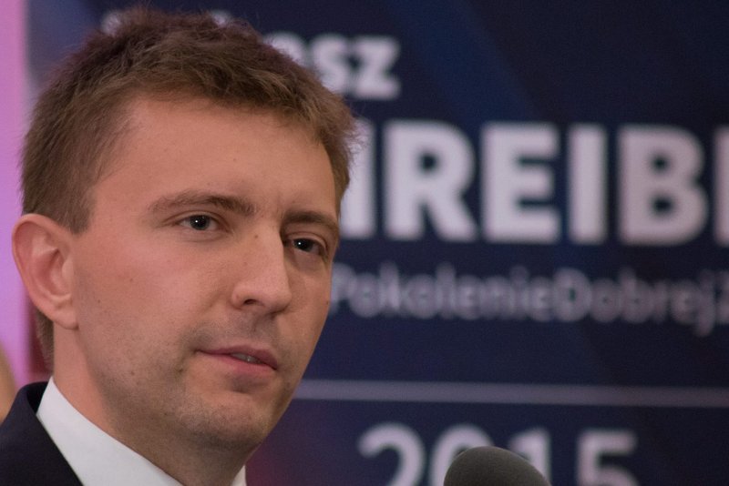 – Przeciwnik reformy na sali najpierw mnie wyzywał a potem rzucił się na zwolennika PiS – twierdzi poseł Łukasz Schreiber z Bydgoszczy.