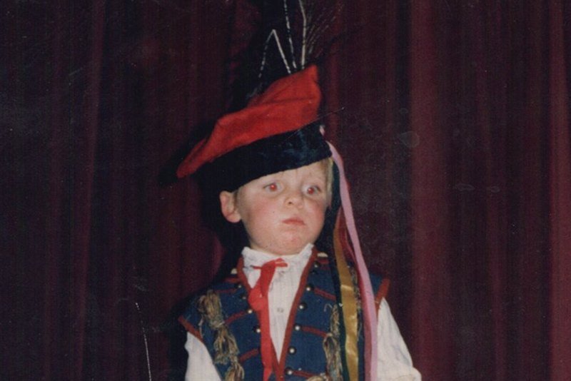 Na zdjęciu autor tekstu Antoni Bohdanowicz, który poszedł do szkoły w wieku 5 lat i wcale tego nie żałuje.