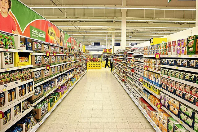 W Biedronce, czy Lidlu pracownik odpowiada za cały sklep. Nie tak, jak np. w Tesco, gdzie każdy ma swój dział.