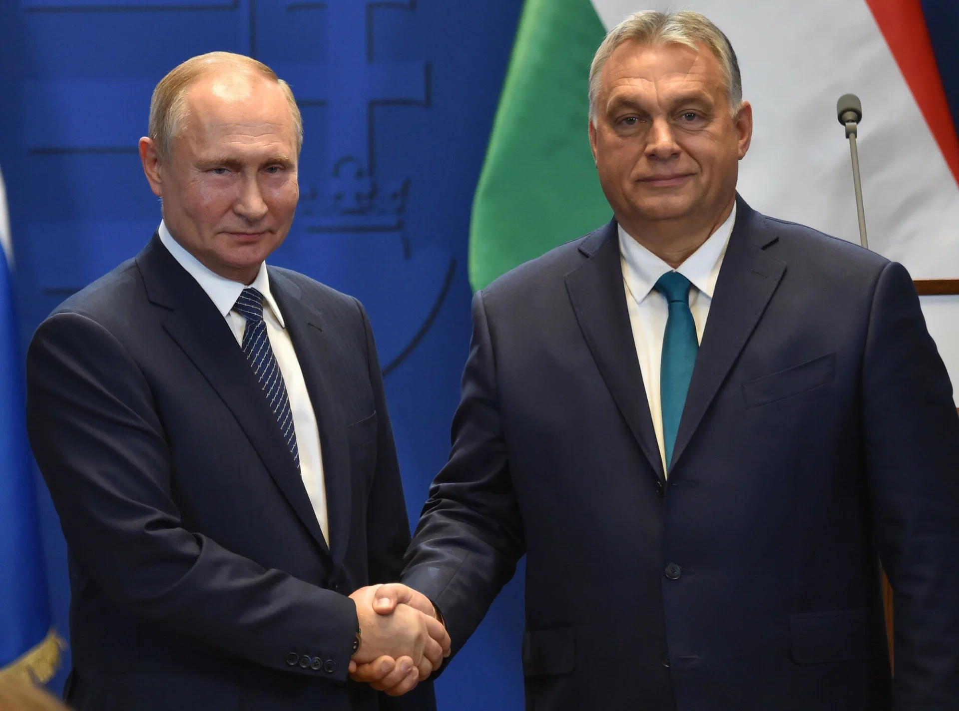 Według portalu Europejska Prawda weto w sprawie przyjęcia Ukrainy do Centrum Doskonalenia Cyberobrony przy NATO zgłosiły Węgry.