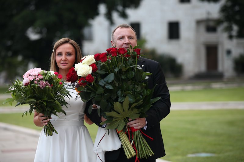 Joanna i Jacek Kurscy po ślubie w Sanktuarium w Łagiewnikach pojechali na Wawel.