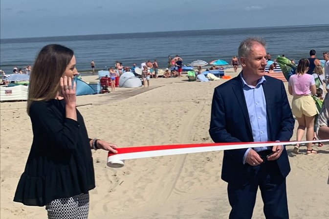 Wojewoda pomorski otworzył wejście na plażę