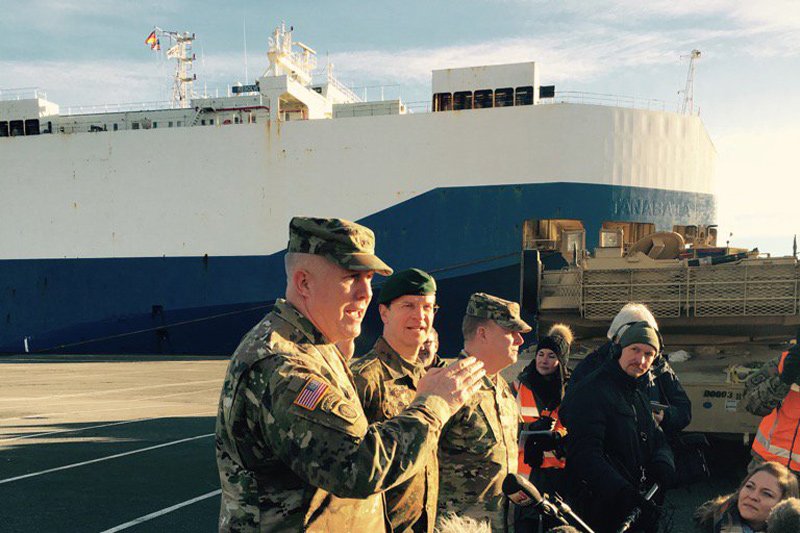 Dwa statki ze sprzętem amerykańskich pancerniaków dotarły do niemieckiego Bremerhaven. Wkrótce rozpocznie się transport do Polski.