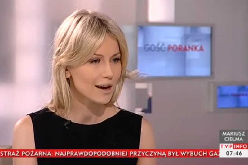 Magdalena Ogórek kreuje się na polityczny autorytet.