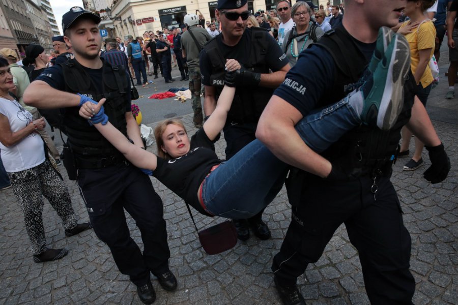 Tak policja potraktowała uczestników Świątecznego Pikniku Antyfaszystowskiego.