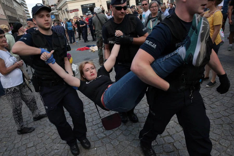 Tak policja potraktowała uczestników Świątecznego Pikniku Antyfaszystowskiego.