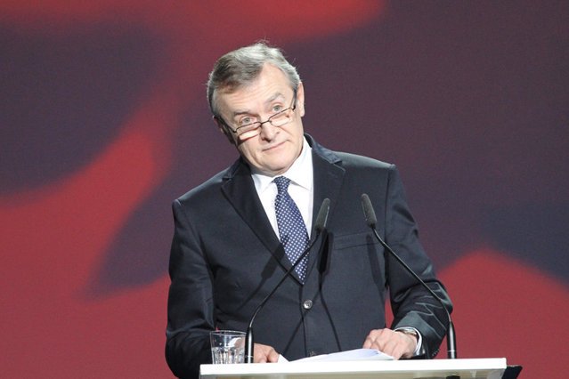 Gliński apeluje do najbogatszych Polaków ws. 500 zł na dziecko.