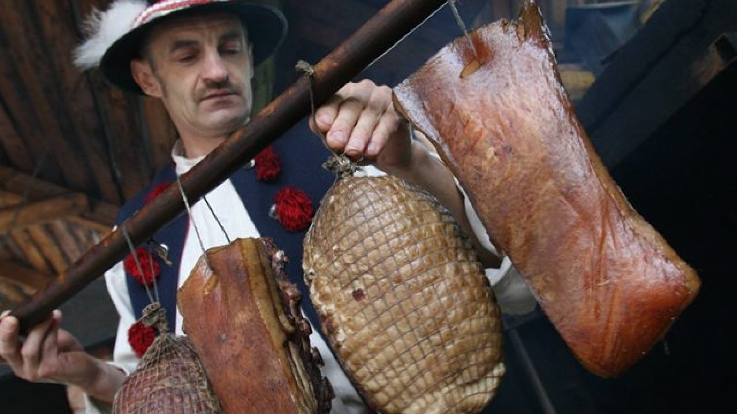 Nowe regulacje Unii Europejskiej mogą poważnie zaszkodzić producentom wędzonych wędlin
