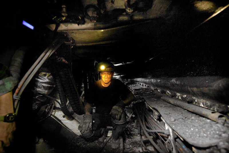 Różnice między zarobkami w górnictwie i reszcie gospodarki są w Polsce skrajnie wysokie.