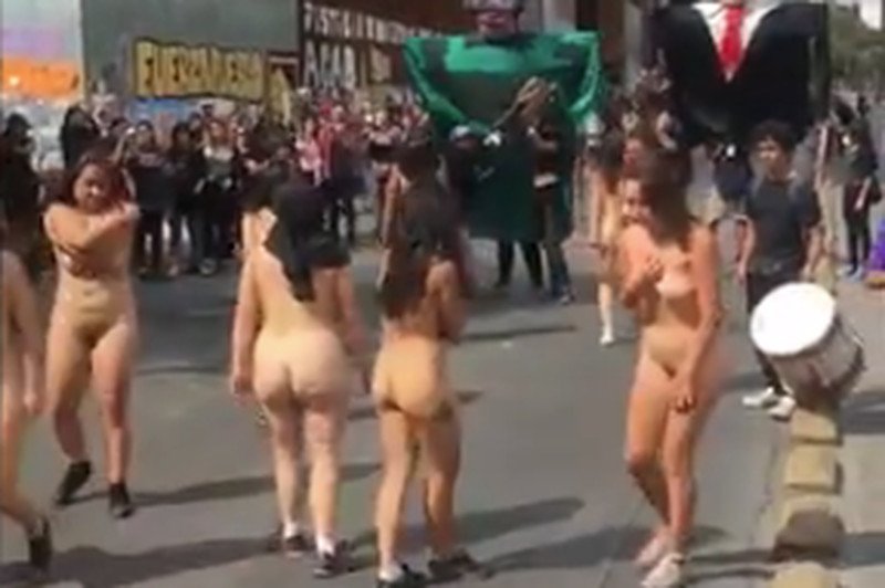 Kobiety w Chile protestują przeciwko przemocy seksualnej.