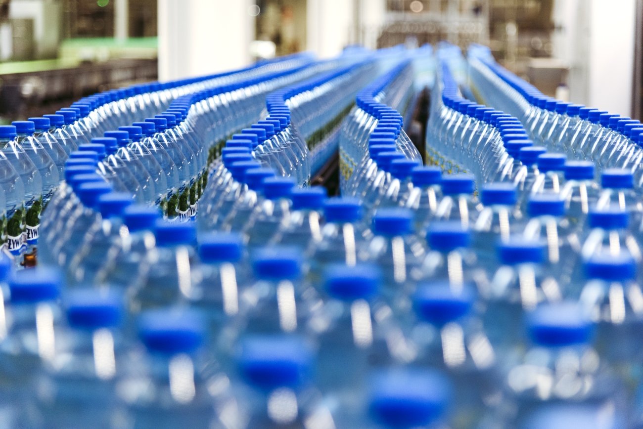 Żywiec Zdrój obchodzi 30-lecie istnienia. Firma z Cięciny wypuściła właśnie na rynek Żywiec Zdrój Minerals+, napój łączący naturalną wodę źródlaną ze składnikami mineralnymi (magnez, cynk) oraz witaminami z grupy B – B3, B5 i B6.