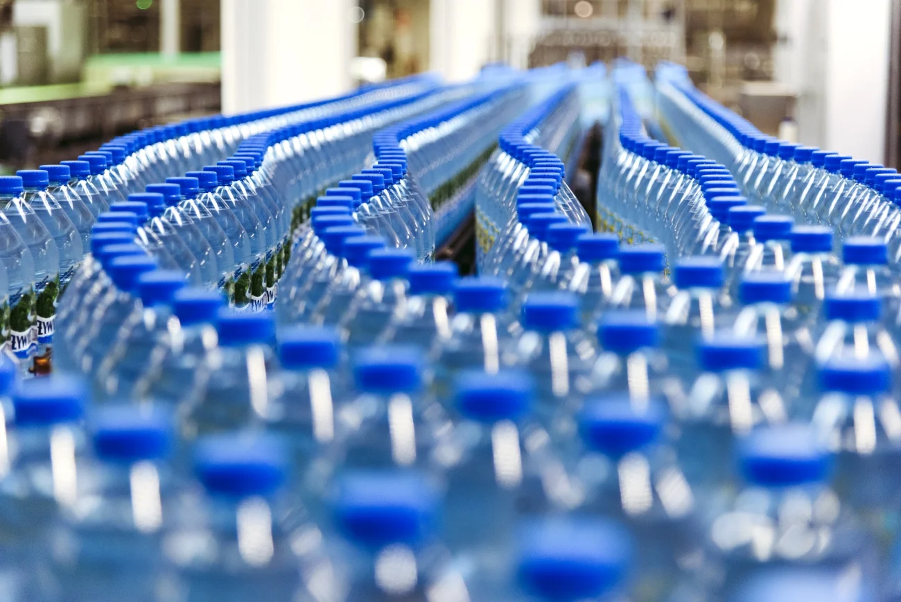 Żywiec Zdrój obchodzi 30-lecie istnienia. Firma z Cięciny wypuściła właśnie na rynek Żywiec Zdrój Minerals+, napój łączący naturalną wodę źródlaną ze składnikami mineralnymi (magnez, cynk) oraz witaminami z grupy B – B3, B5 i B6.