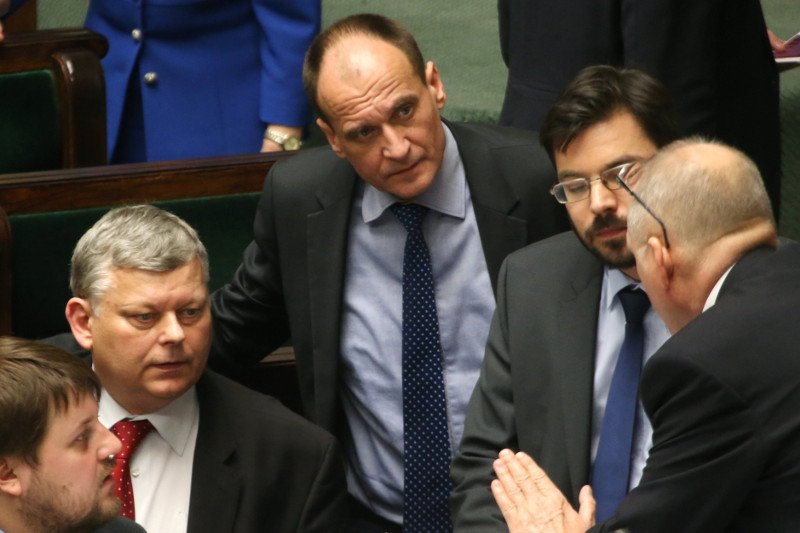 Ruch Kukiza miał dostać całe TVP2?