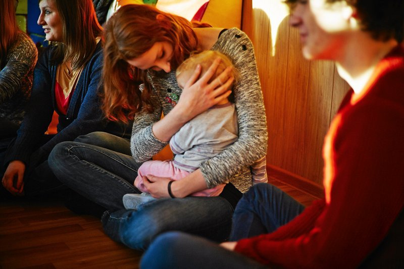 Dzieci  z domów dziecka mogą liczyć na ciepło wolontariuszy. Państwo traktuje je po macoszemu. Nie zostały objęte programem 500 +.