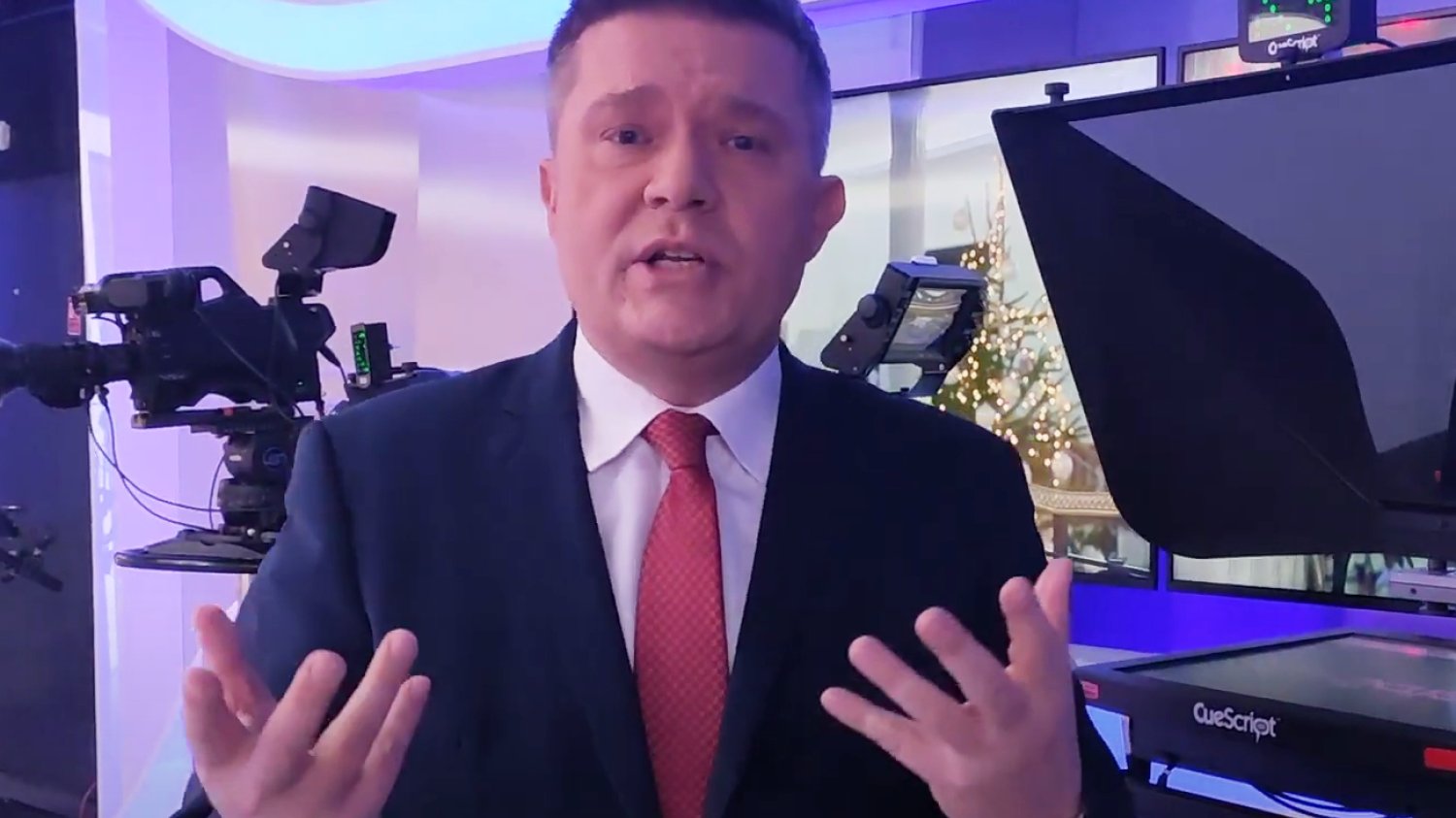 Siezieniewski z TVP Info zawieszony przez władze TAI. "Zmieniał białe"