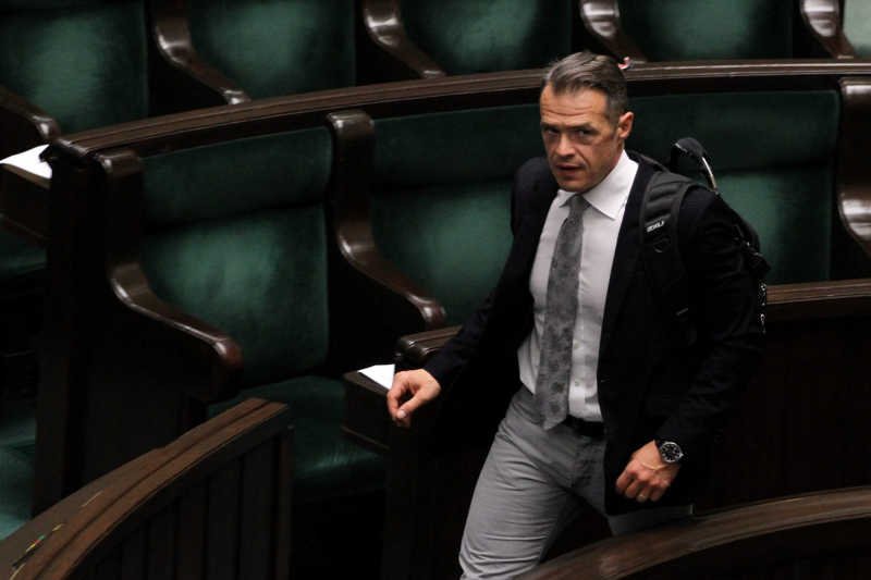 Sławomir Nowak unika odpowiedzi na pytania o złożenie mandatu posła.