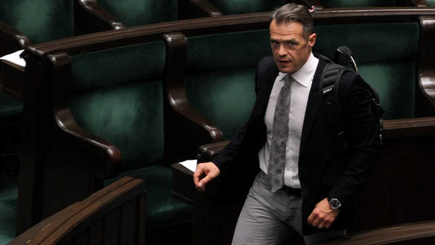 Sławomir Nowak unika odpowiedzi na pytania o złożenie mandatu posła.