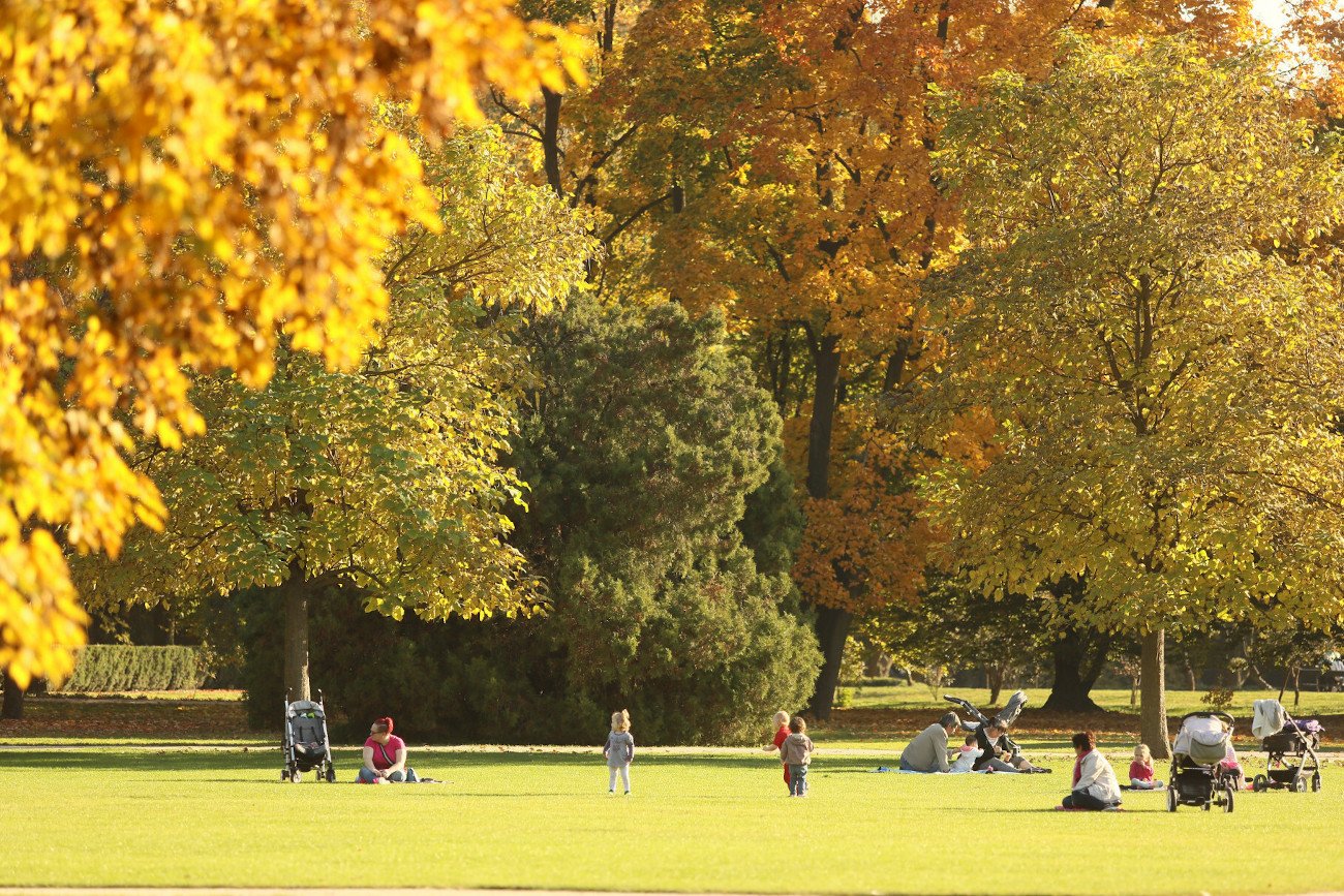 Jaka będzie pogoda w październiku? Szykuje się prawdziwe babie lato.