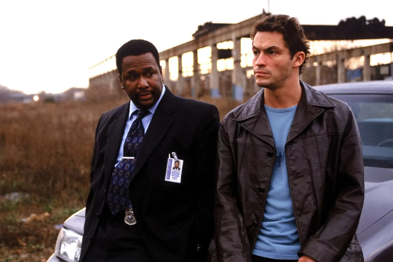 Wendell Pierce i Dominic West w serialu "Prawo ulicy".