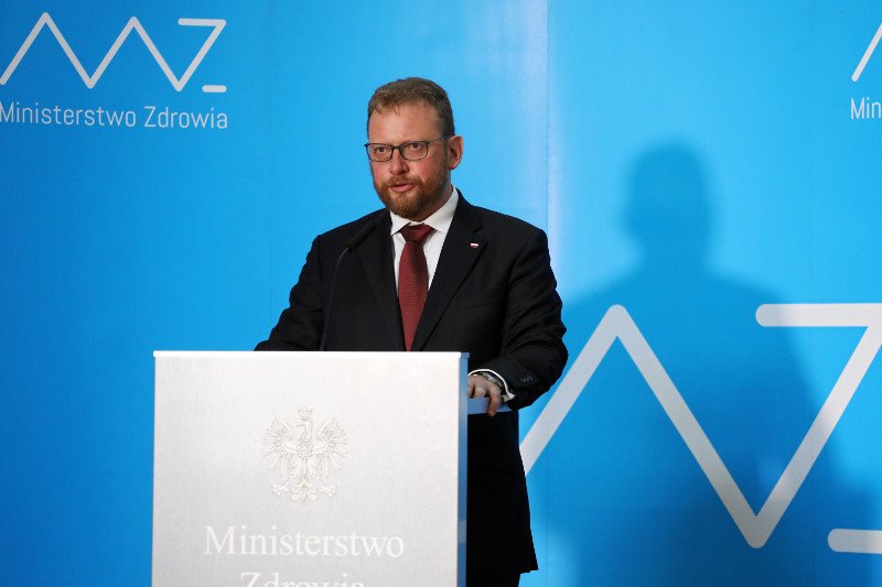 Minister zdrowia dojeżdża do pracy rowerem.