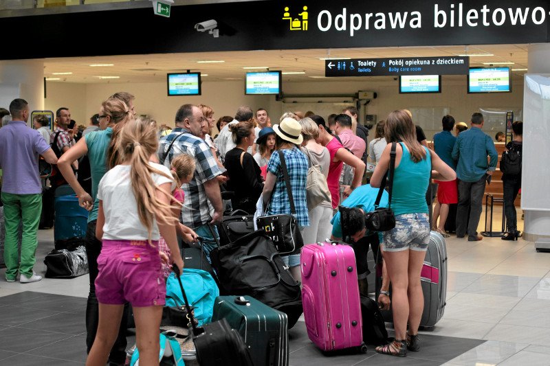 Młodzi ludzie wychowani w Europie, gdzie nie ma silnej kontroli na granicach, czasem zapominają o paszporcie.