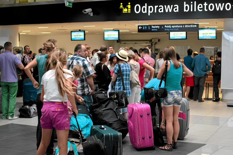 Młodzi ludzie wychowani w Europie, gdzie nie ma silnej kontroli na granicach, czasem zapominają o paszporcie.