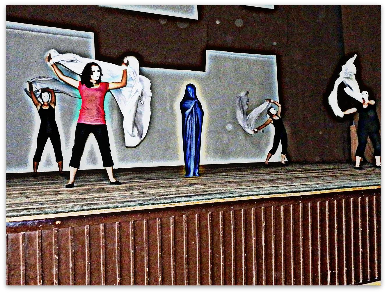 Uczniowie z autyzmem na scenie