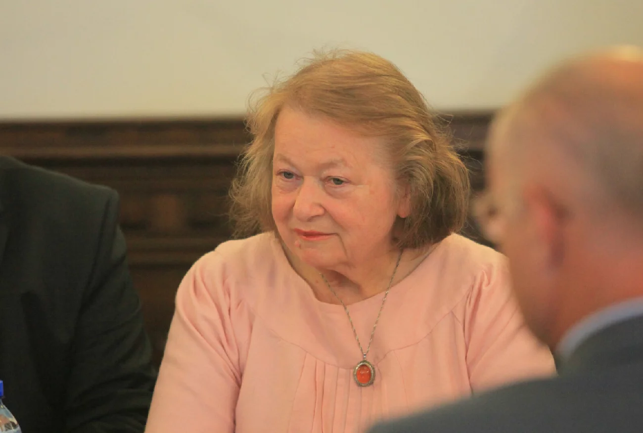 "Szamanka PiS" Janina Goss doceniona przez Kaczyńskiego. Ma pracę w Orlenie.