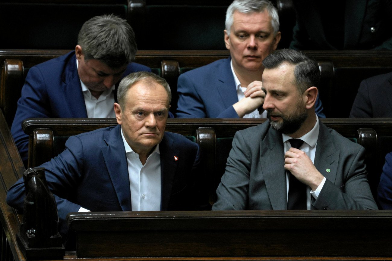 Туск может принять ключевое решение для правительства. Мы объясняем, что такое вотум доверия