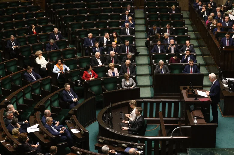 Posłów na sali plenarnej była garstka. Jarosława Kaczyńskiego także nie było.