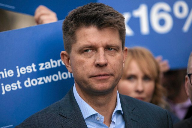 Ryszard Petru jest przeciwnikiem publicznego rozdawnictwa pieniędzy.